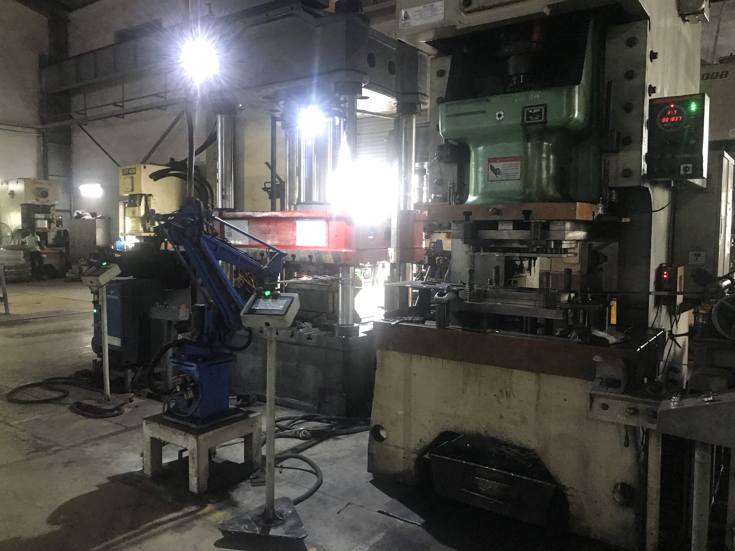 Stemping Machine 1.jpg